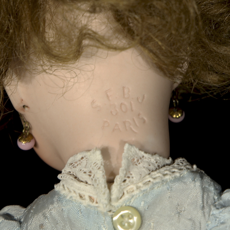 Muñeca de porcelana de gabinete de la SFBJ, Francia, pps. s.XX