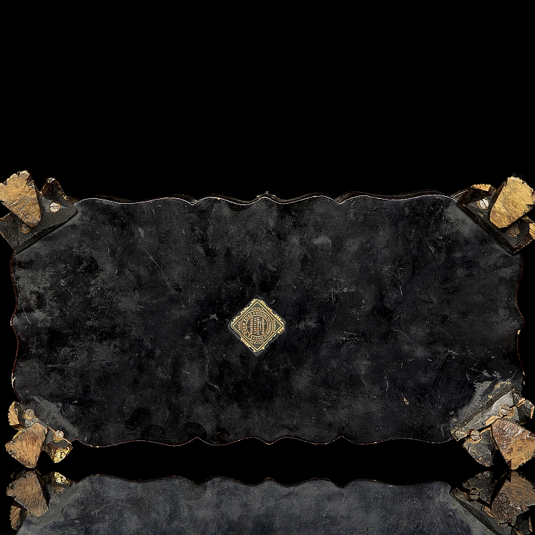 Chinese lacquered wooden game box, late 19th century