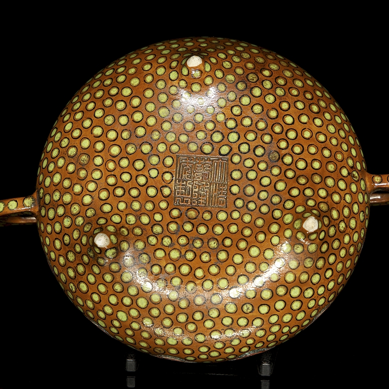 Polychrome ceramic incense burner, ‘Leaves,’ with Qianlong seal