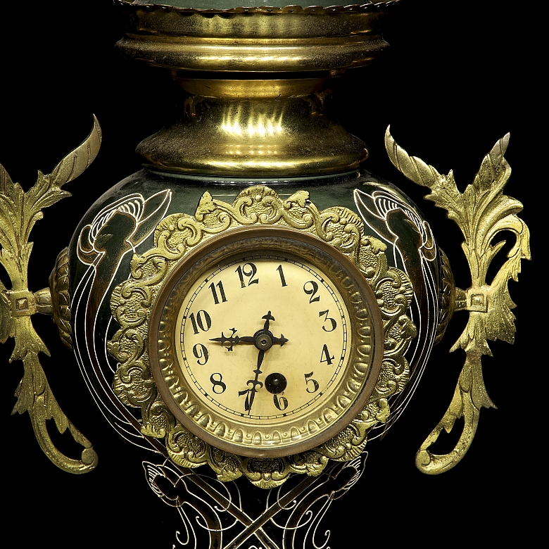 Table clock with vases Art Nouveau style, 20th century - 5