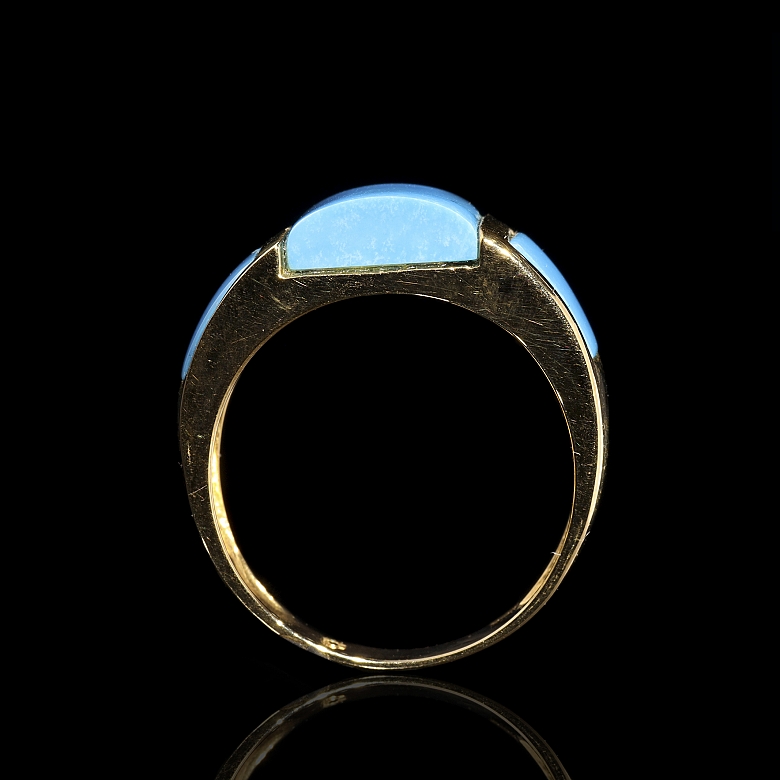 Anillo con turquesas en oro amarillo de 18 kt