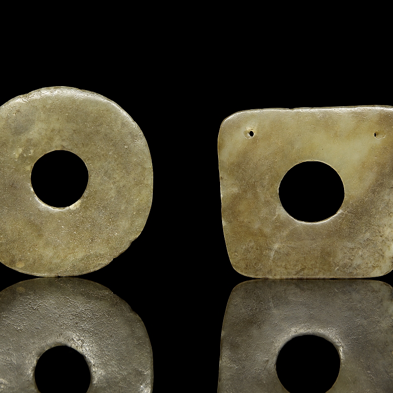 Two Hongshan-style jade pendants - 3