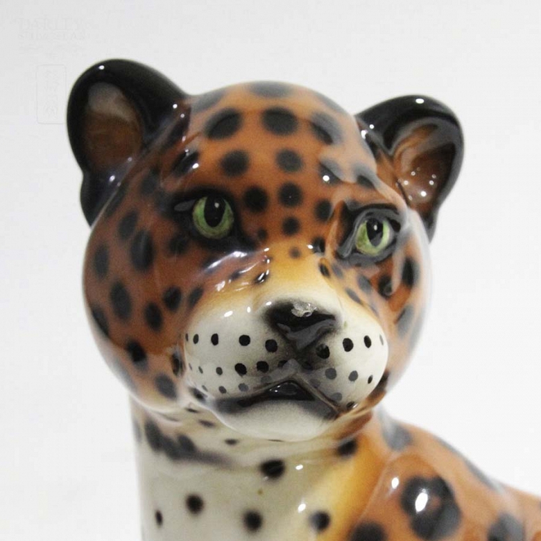 Figura de leopardo en cerámica. - 4