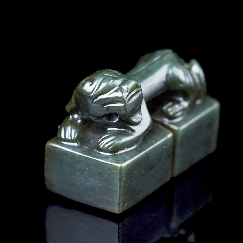 Doble sello de jade verde espinaca 