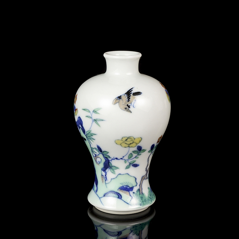 Meiping vase with doucai enamels, ‘Landscape’, with Yongzheng mark