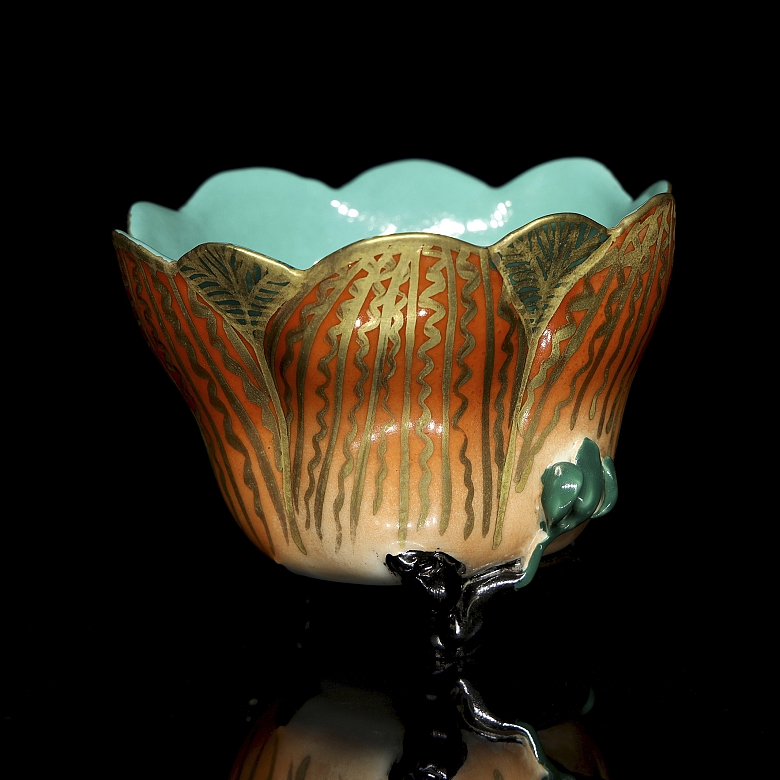 Enamelled porcelain cup ‘Flower’, with Yongzheng seal - 1