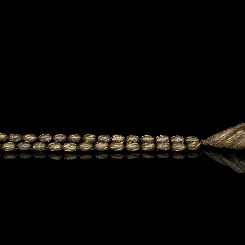 Colgante con cuentas de madera tallada, s.XX