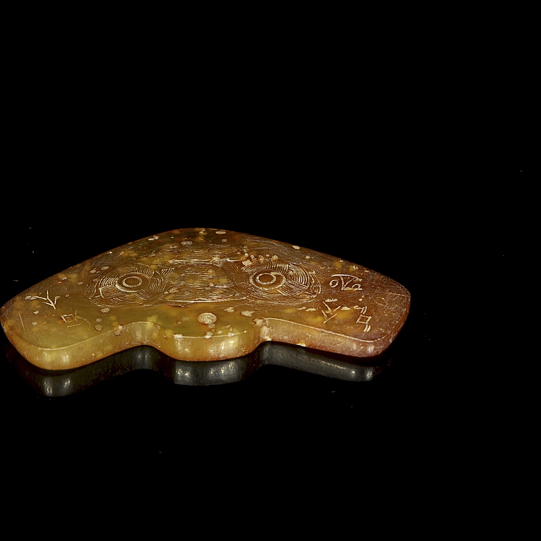 Colgante ritual de jade tallado, cultura  Liangzhu