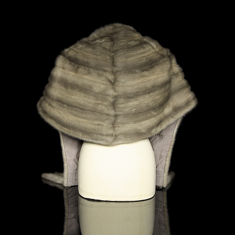 Grey mink fur stole, Willy furrier