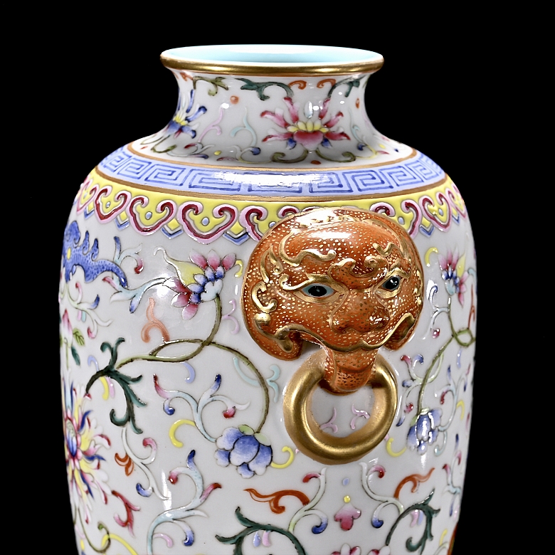 Jarrón de porcelana 