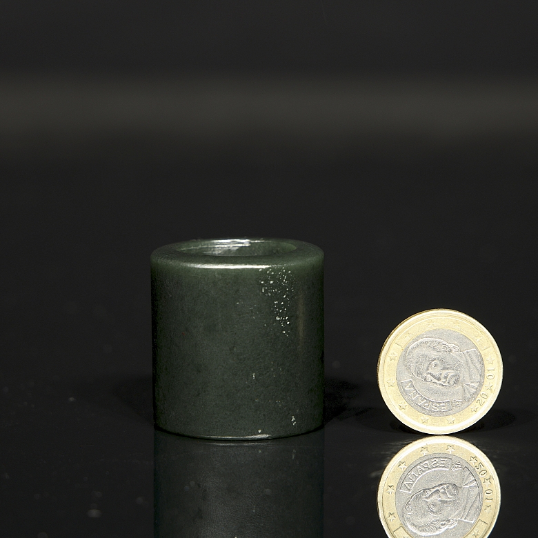 Anillo de arquero de jade verde espinaca, cultura Qijia