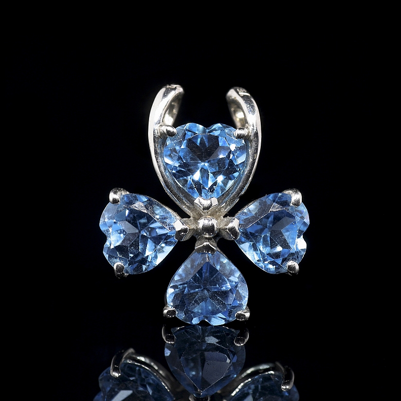 Colgante oro blanco 18K con topacios