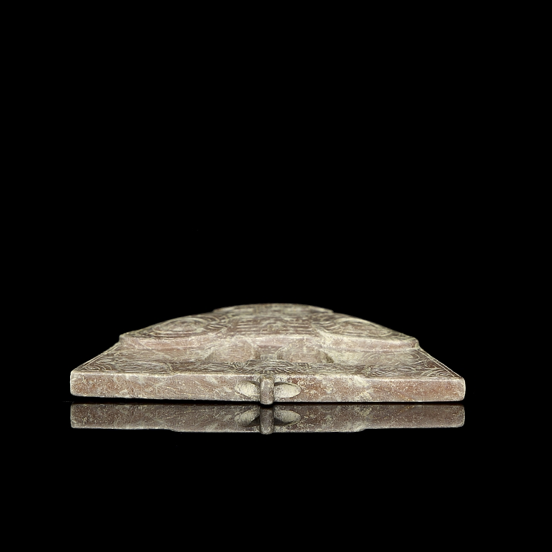 Colgante de jade tallado 