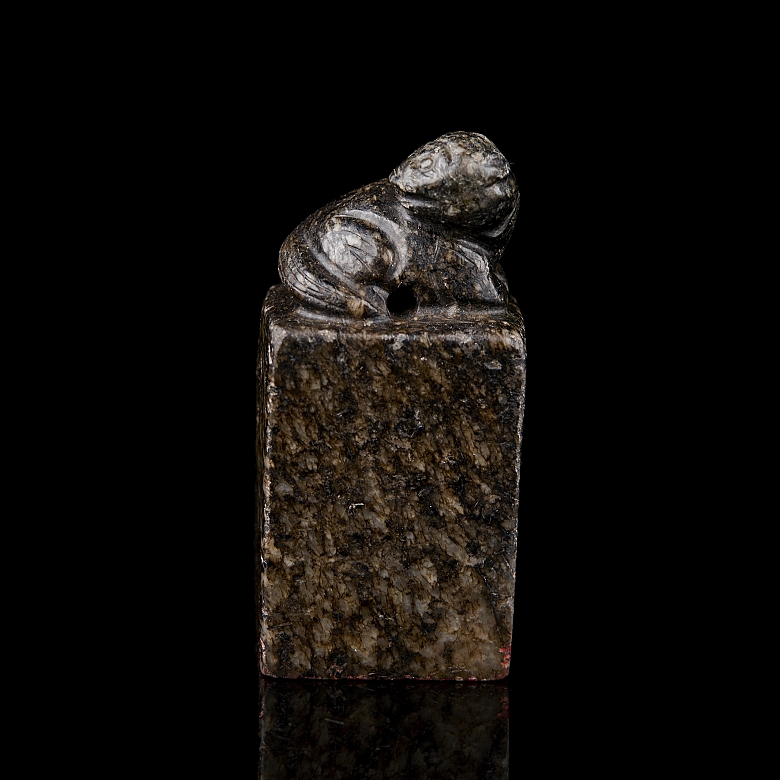 Sello de piedra tallada 
