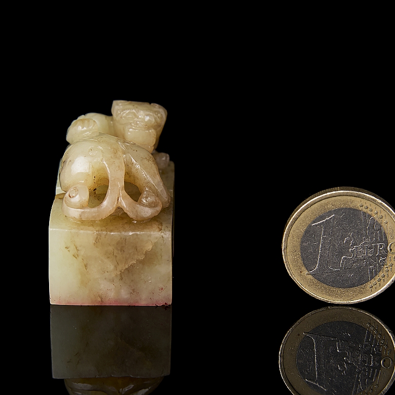 Double carved jade seal ‘Dragon’, Qing dynasty