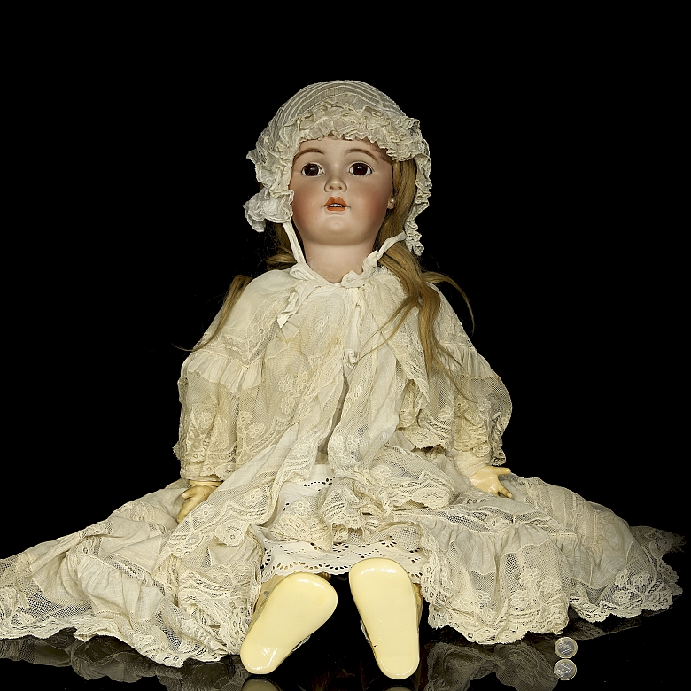 Gran muñeca de cabeza de porcelana, Alemania, s. XX