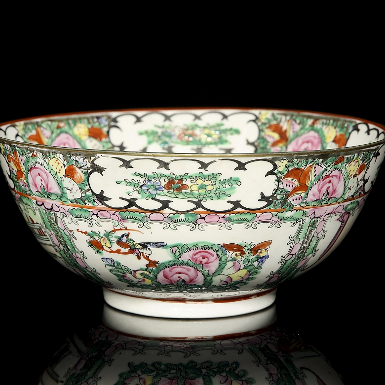 Glazed porcelain bowl, “Courtly Scenes,” Canton, 20th century