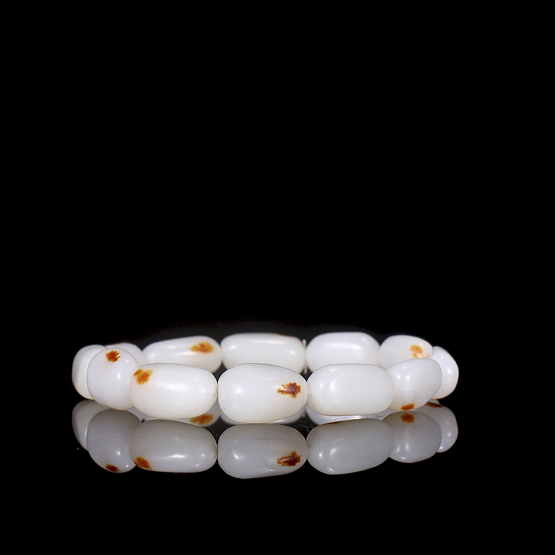 Conjunto de collar y pulsera de cuentas de jade blanco de Hetian, s.XX