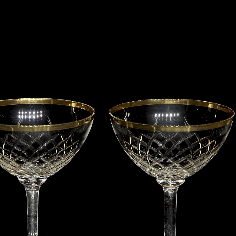 Conjunto de seis copas de licor con filo dorado, s.XX - 2