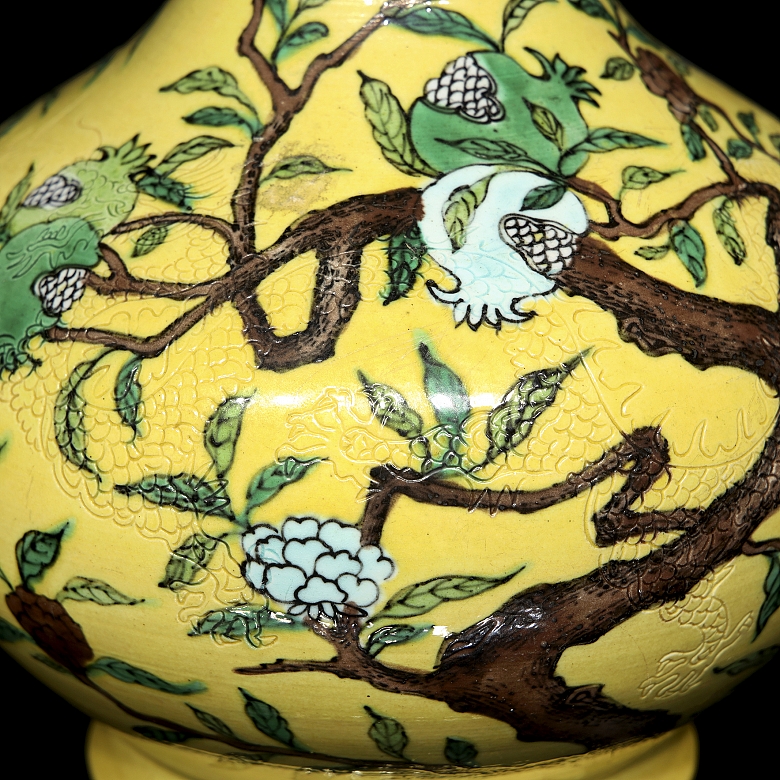 Jarrón de porcelana esmaltada