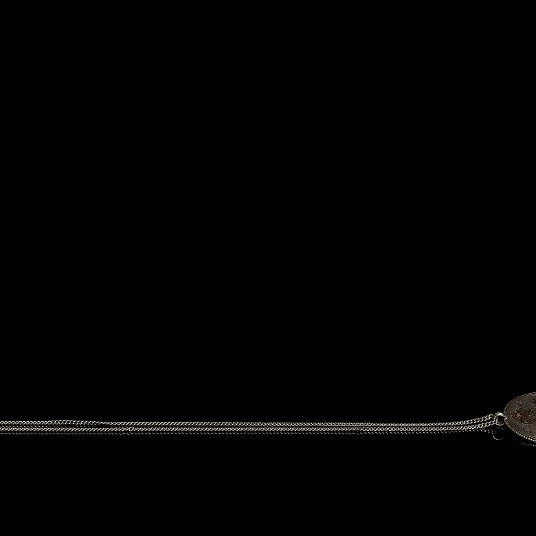Colgante de plata con incrustaciones, Tíbet, dinastía Qing