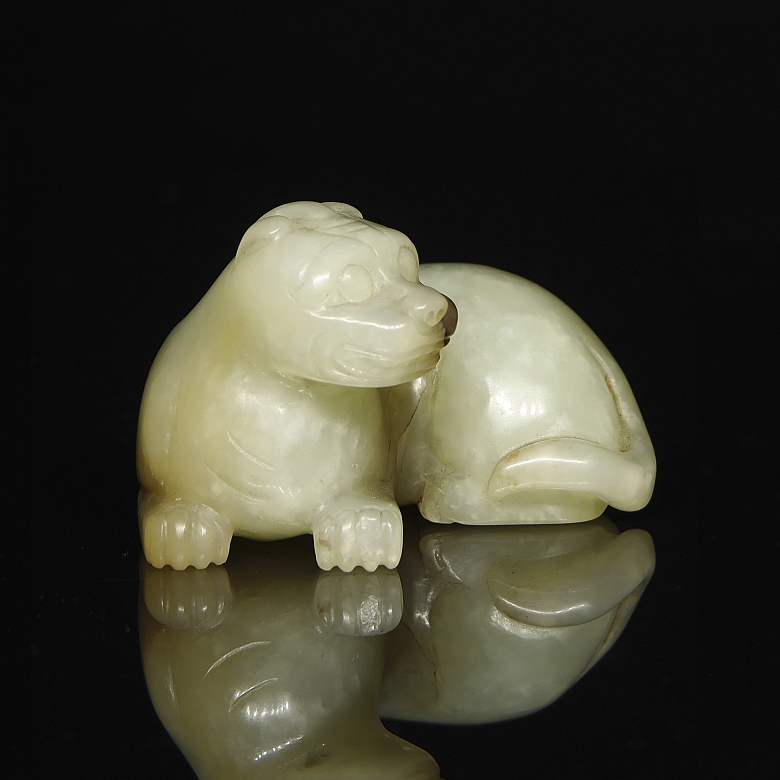 Figura de jade blanco tallado 