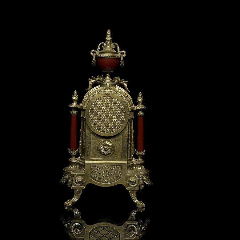 Reloj de sobremesa estilo Luis XVI, Francia, s. XIX-XX