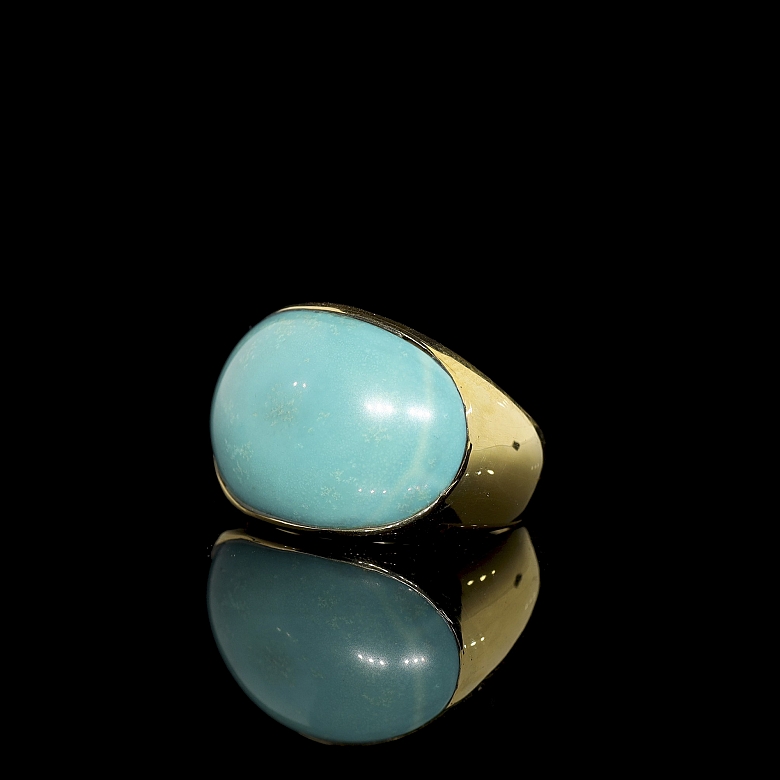 Anillo en oro amarillo de 18k con turquesa