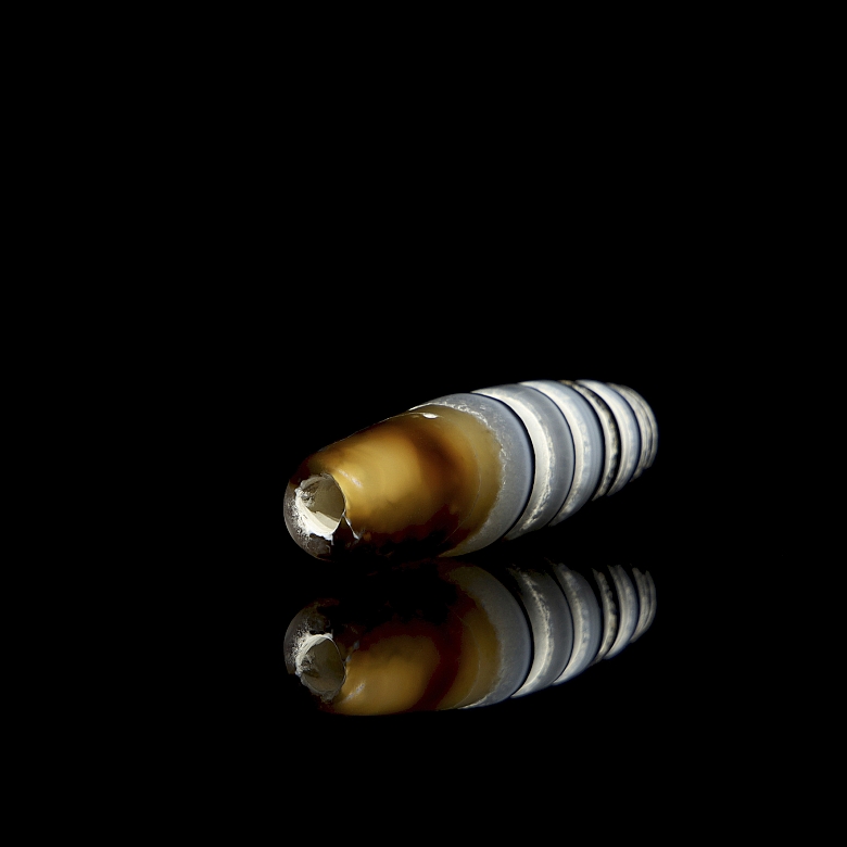 Cuenta Dizi de ágata tallada multicolor, dinastía Liao