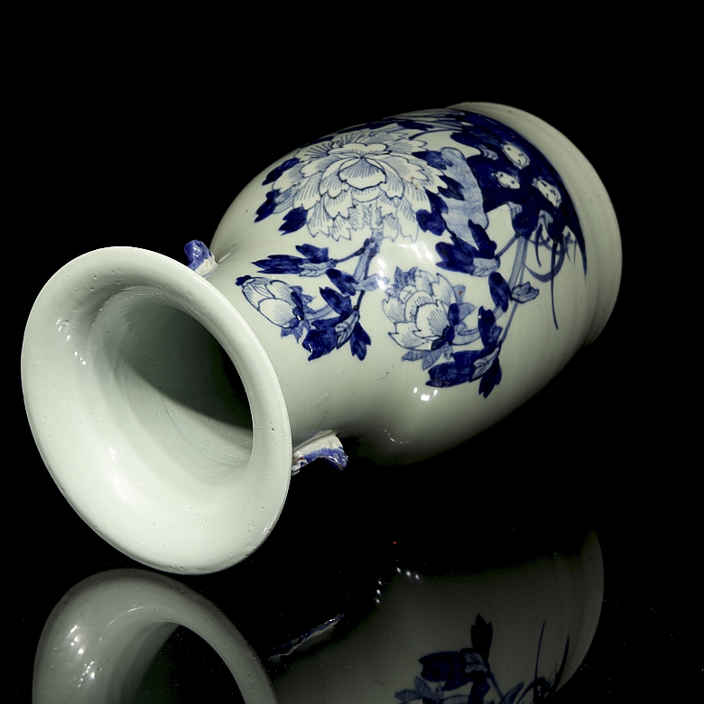 Jarrón de porcelana 