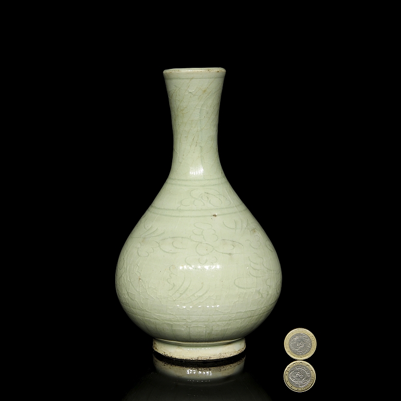 Jarrón de cerámica con esmalte celadón 