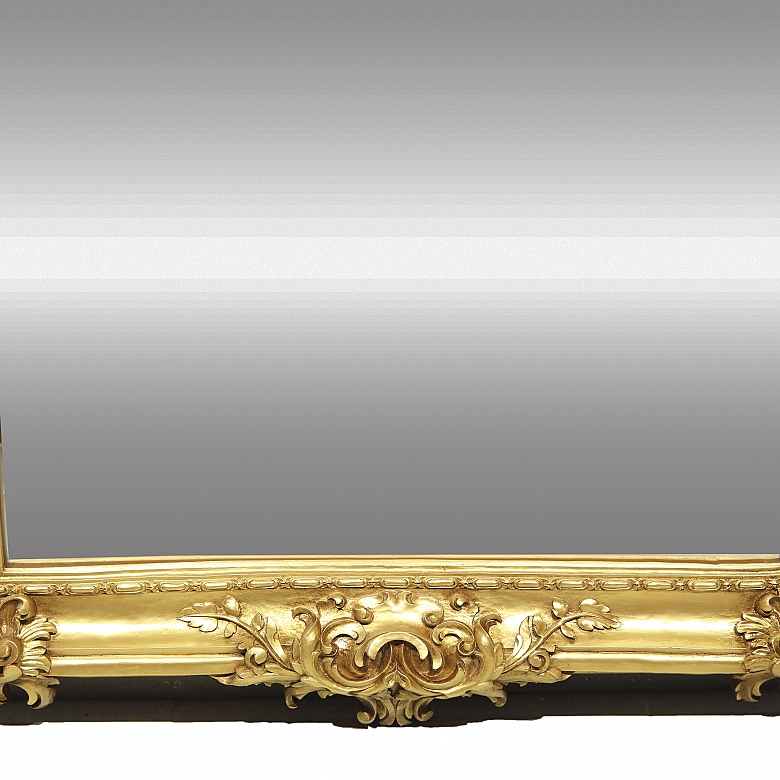 Espejo de madera dorada de estilo barroco, s.XX