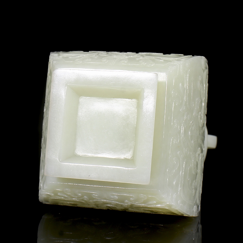 Jarrón de jade blanco Hetian con taotie, dinastía Qing