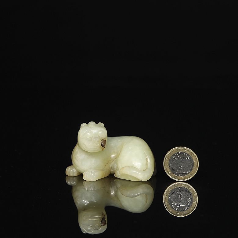 Figura de jade blanco tallado 