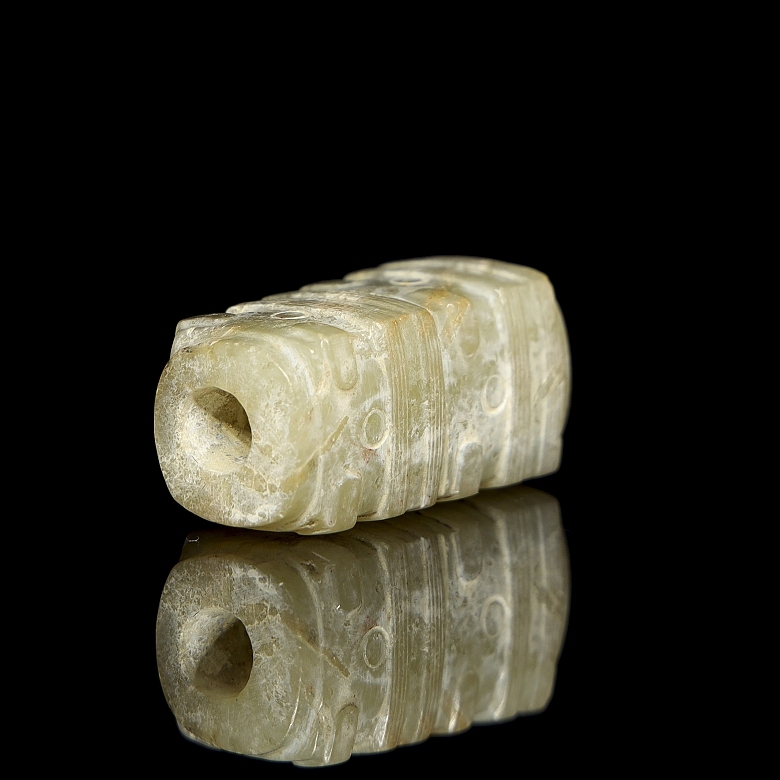 Carved jade pendant ‘Cong’, Hongshan style