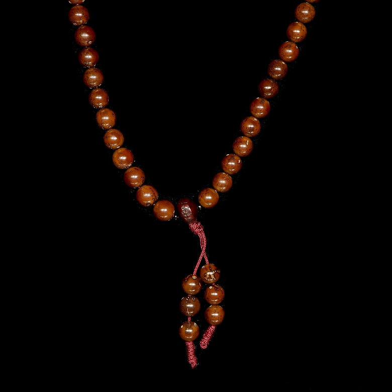 Collar de ciento ocho cuentas de semilla, dinastía Qing