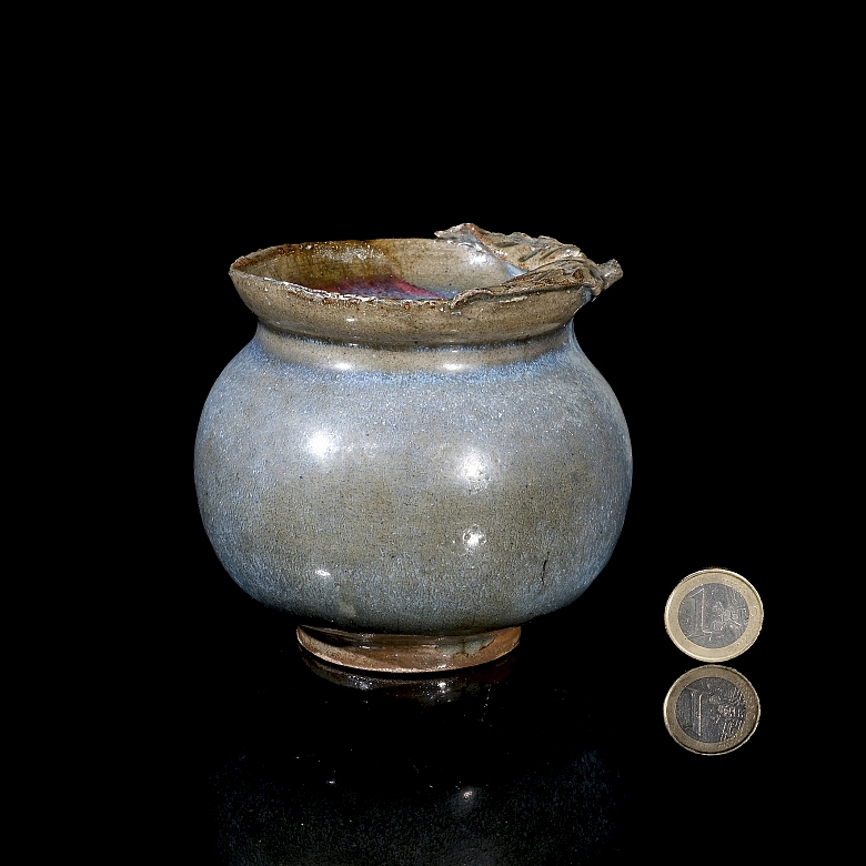 Ceramic vessel with Junyao glaze, Song style