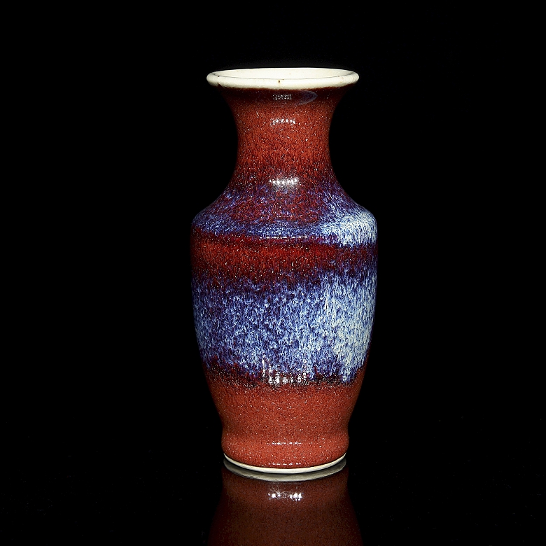 Jarrón de porcelana con vidriado bicolor, dinastía Qing - 3