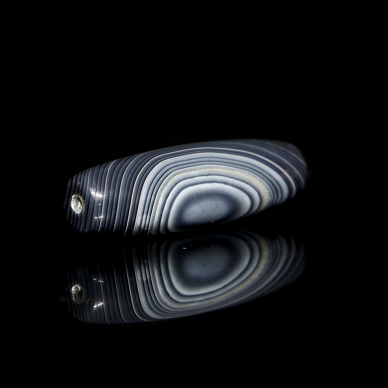 Grey agate ‘Dzi’ bead, Liao dynasty - 2