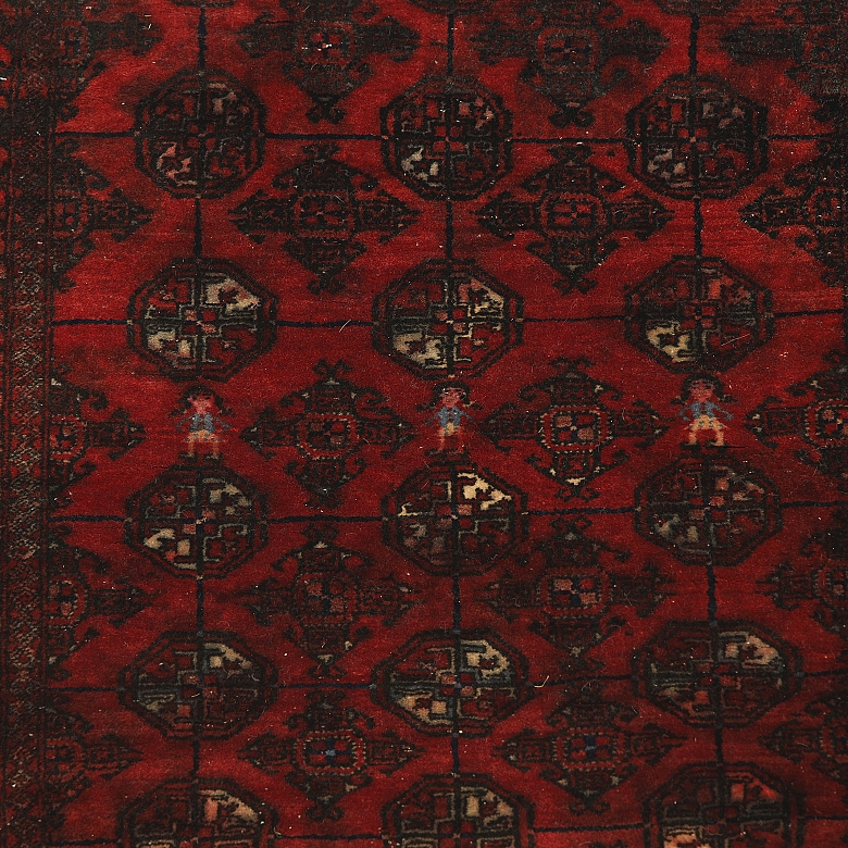 Alfombra estilo Ersari con figuras antropomorfas, s.XX