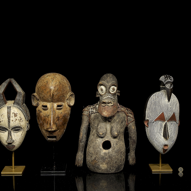 Cuatro piezas de arte tribal africano, s.XX