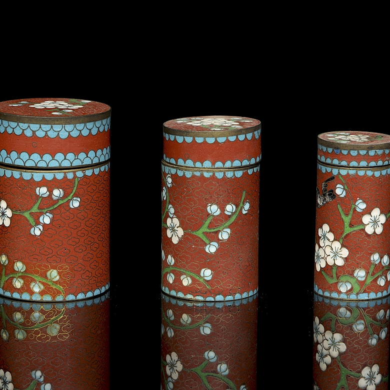 Tres recipientes de cloisonné, s.XX - 4
