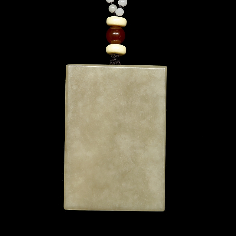 Colgante con placa de jade