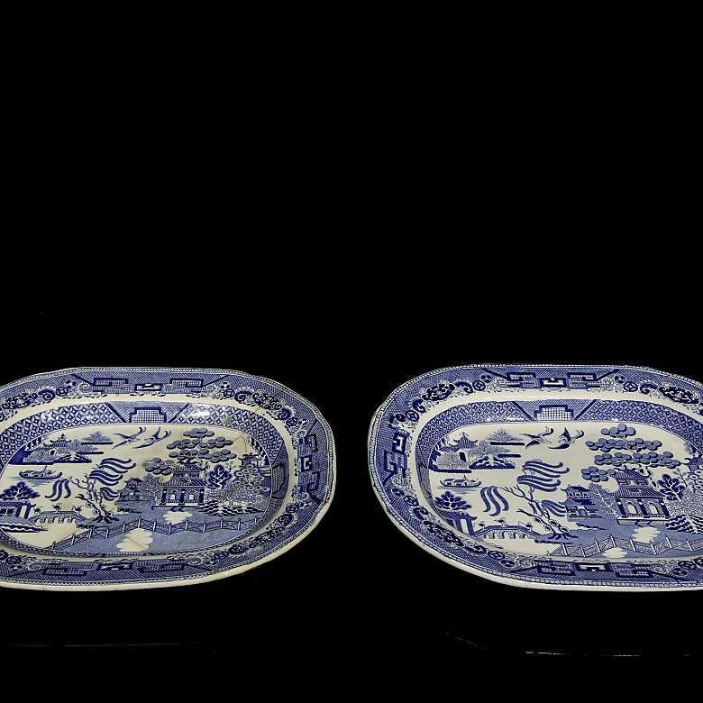 Pair of Willow Pattern trays, ‘Improved Stoneware’, 19th-20th century