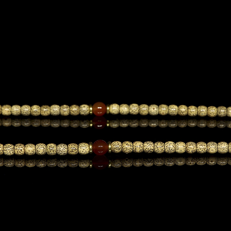 Mala with 125 seed and agate beads, 20th century