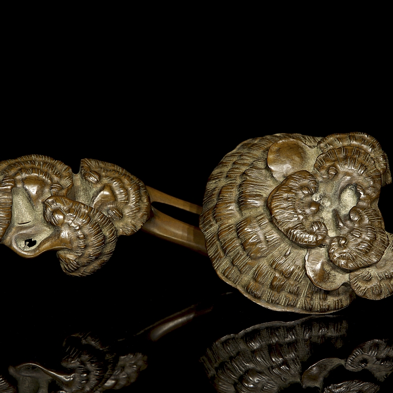Ruyi carved wood “Lingzhi”, Qing dynasty - 3