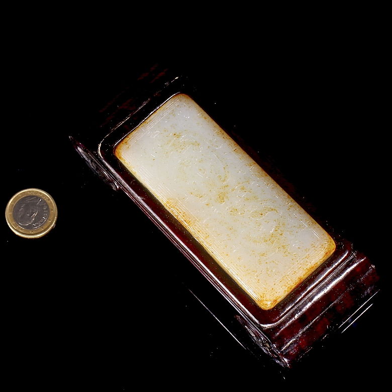 Reposa pinceles de jade de Hetian y madera, dinastía Qing