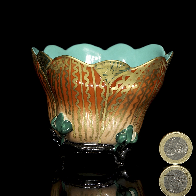 Enamelled porcelain cup ‘Flower’, with Yongzheng seal - 6