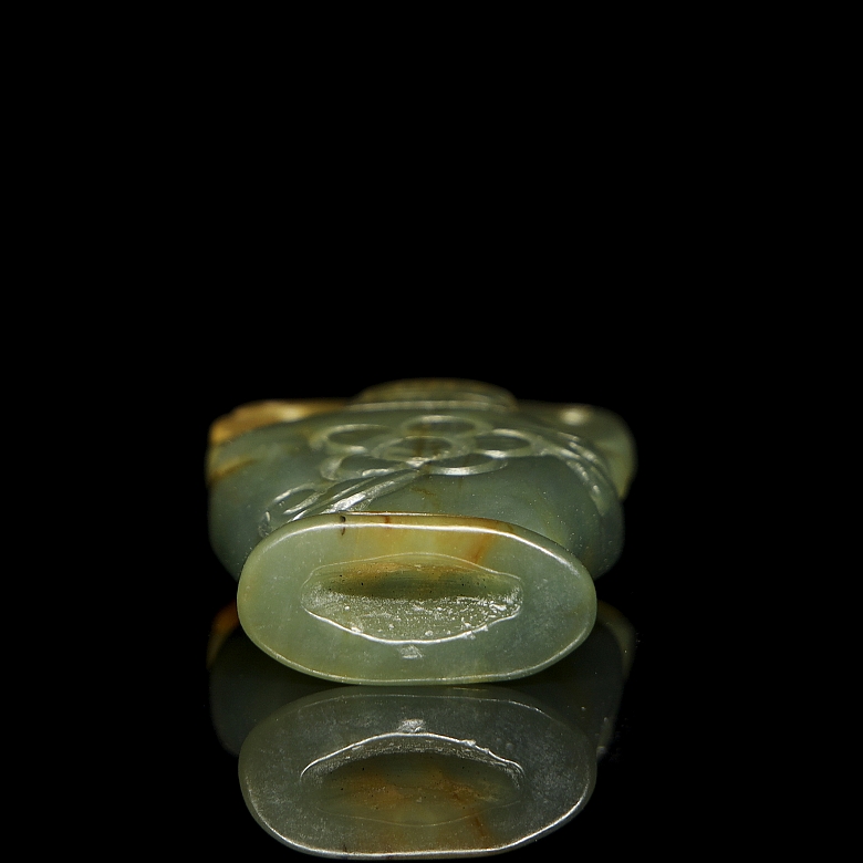 Jade-carved figure, “Vase”, Qing Dynasty