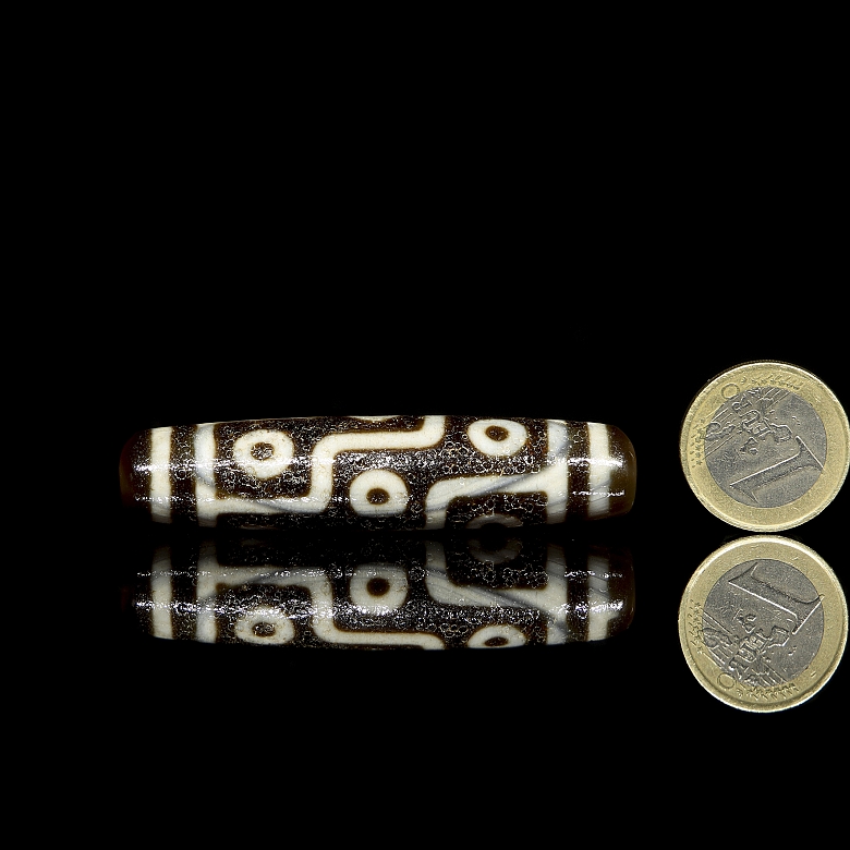 Antigua cuenta de ágata tallada 